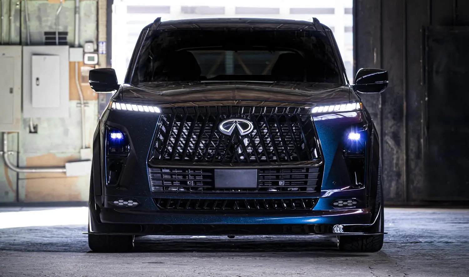 INFINITI QX80 R-Spec INFINITI QX80 R-Spec