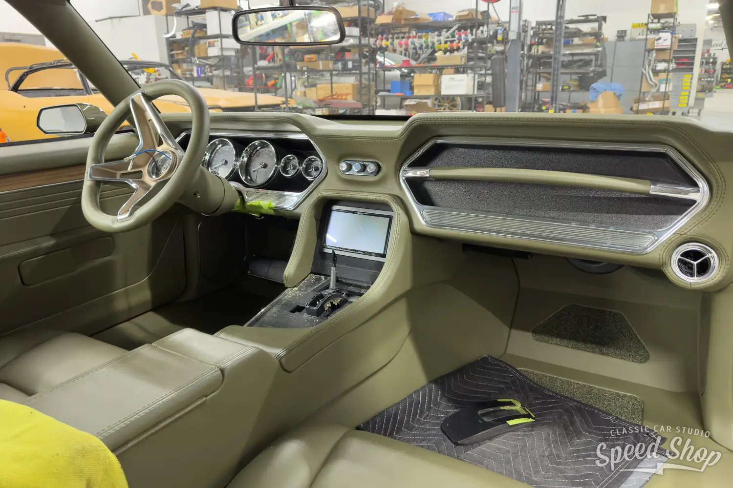 1968 Dodge Charger R/T by Classic Car Studio