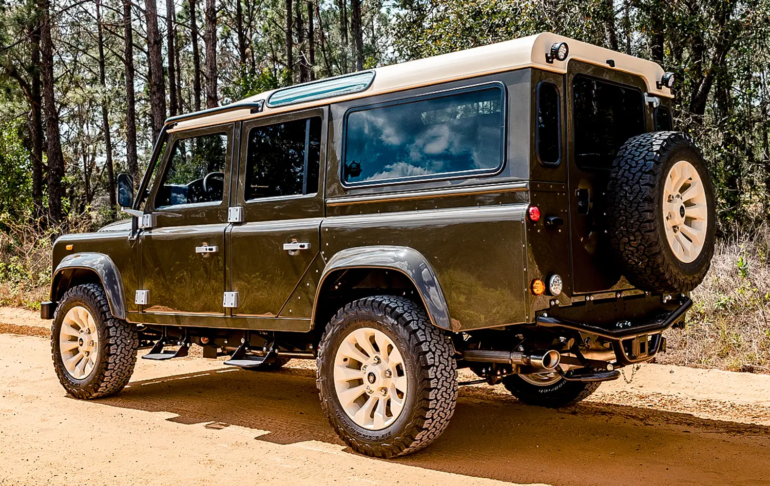 1995 Land Rover Defender 110 Project Daybreak