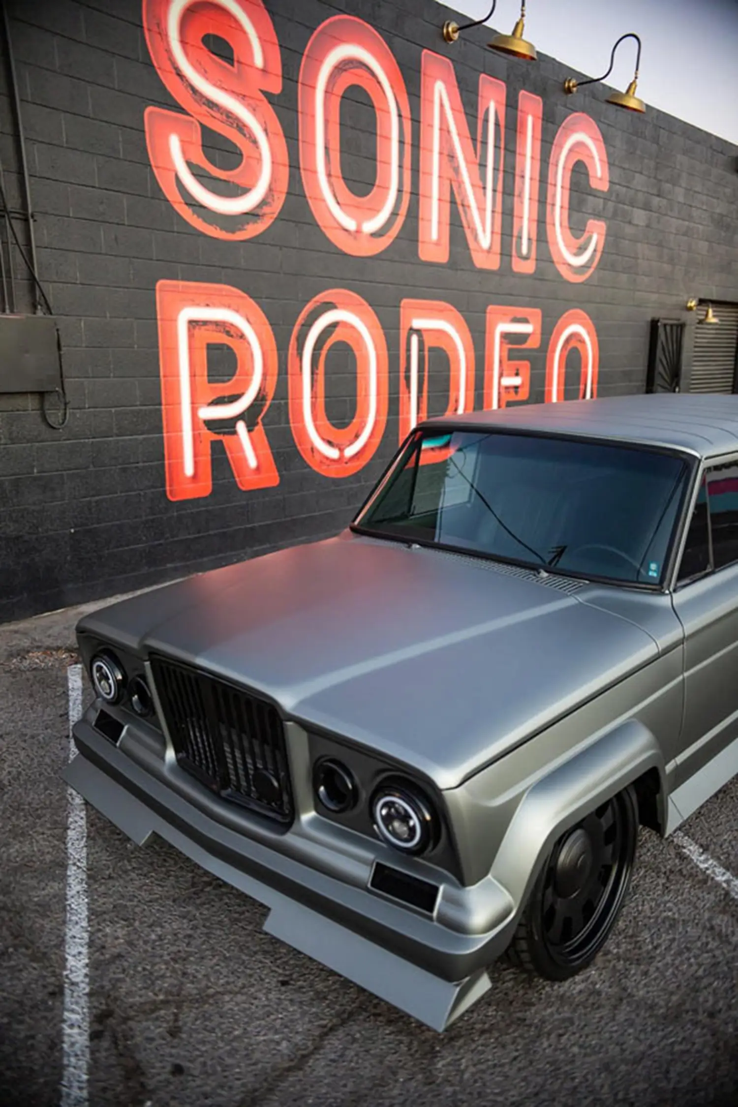1975 Jeep Wagoneer by Weaver Customs