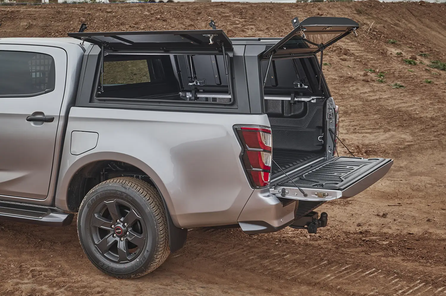 Isuzu D-Max V-Cross Commercial