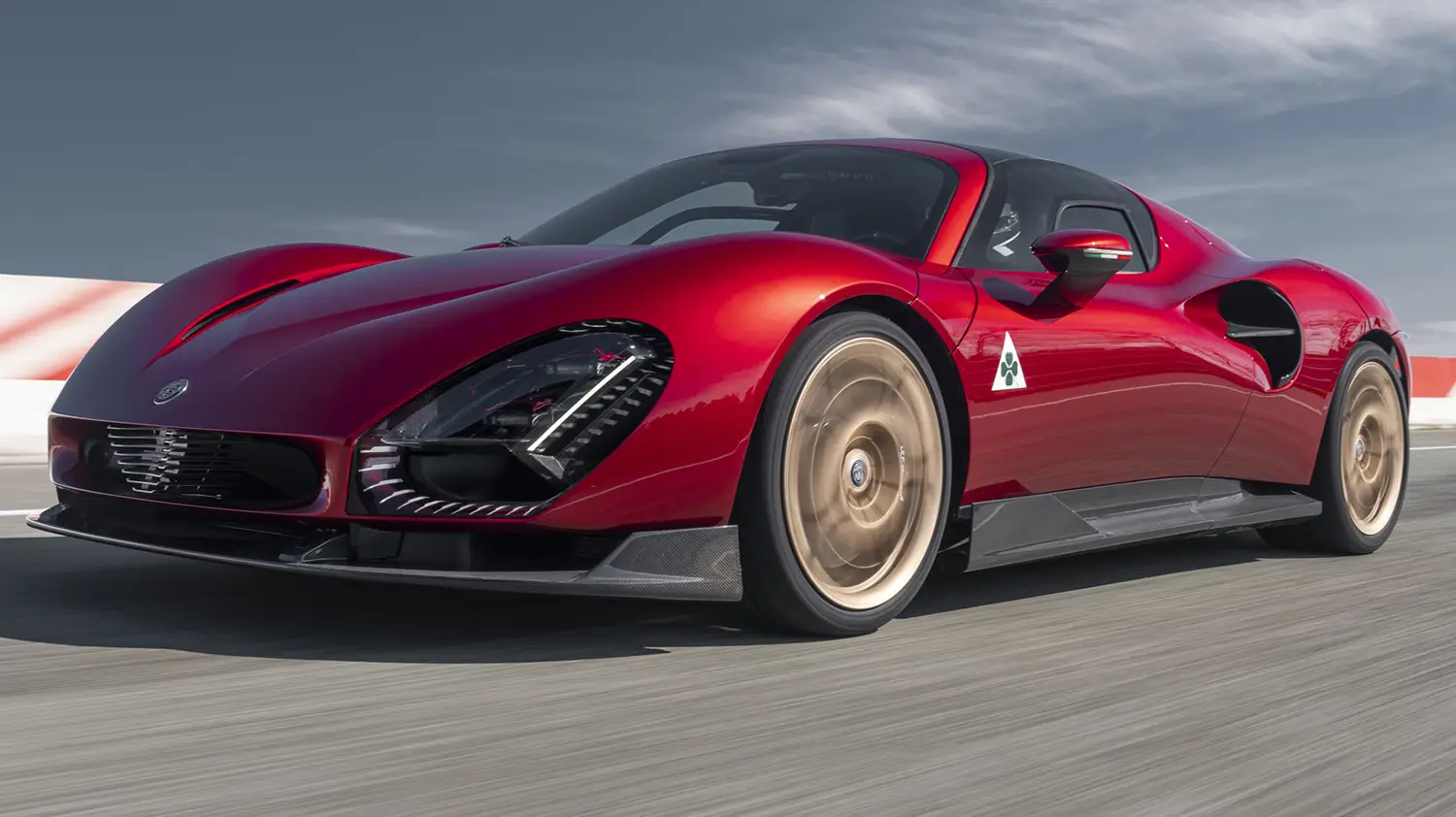 2026 Alfa Romeo Tonale and 33 Stradale