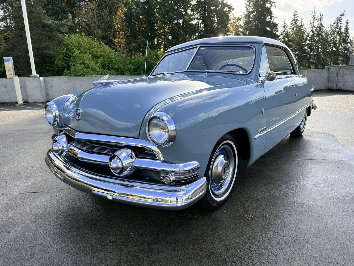 1951 Ford Custom Deluxe Victoria