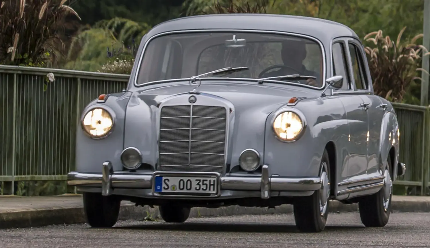 1955 Mercedes-Benz 220 “Ponton” W 180