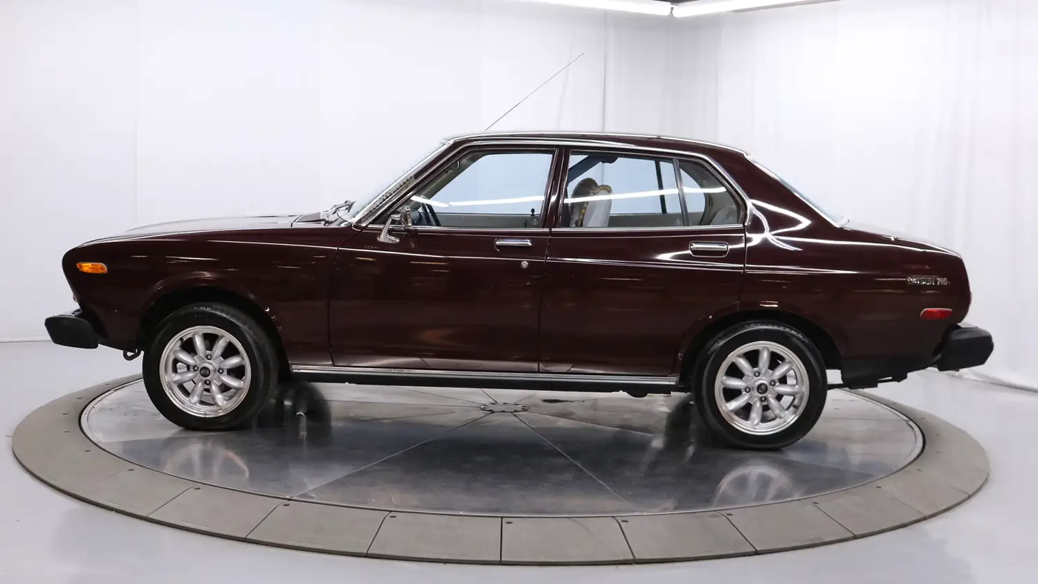 1977 Datsun 710 Sedan 1977 Datsun 710 Sedan