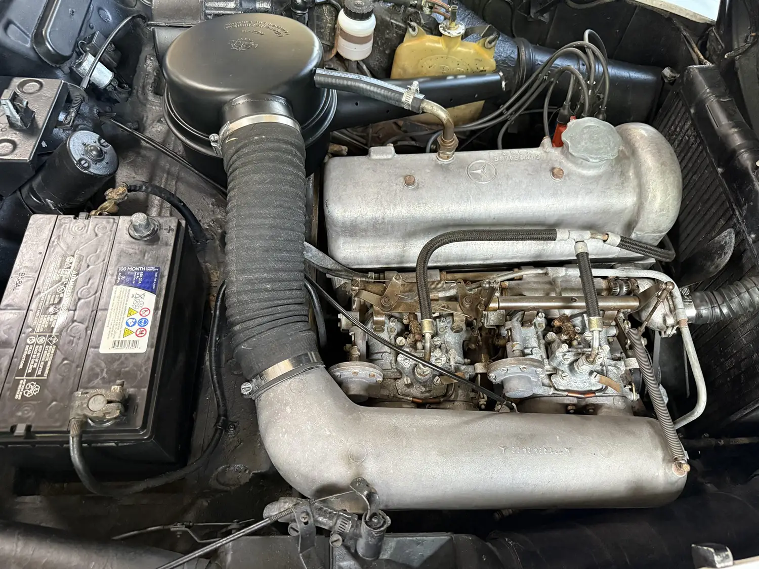 1961 Mercedes-Benz 190SL 1961 Mercedes-Benz 190SL