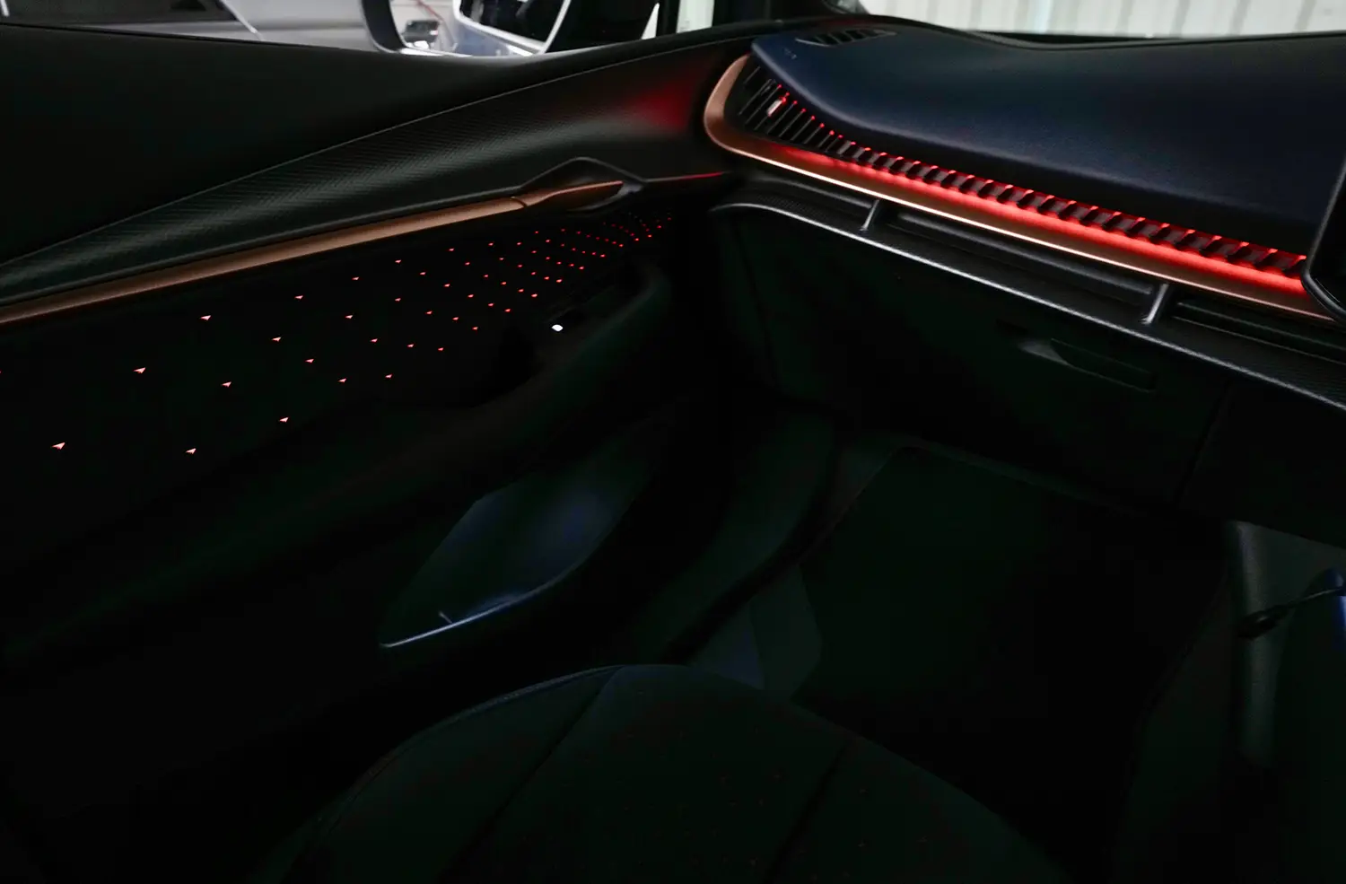 CUPRA Tavascan ambient lighting