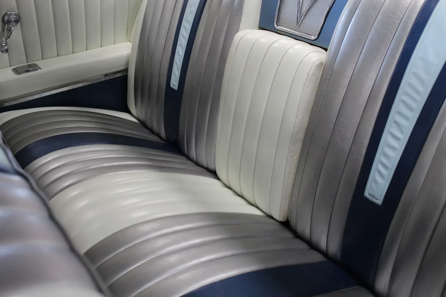 Tri-Power 1961 Pontiac Bonneville Tri-Power 1961 Pontiac Bonneville