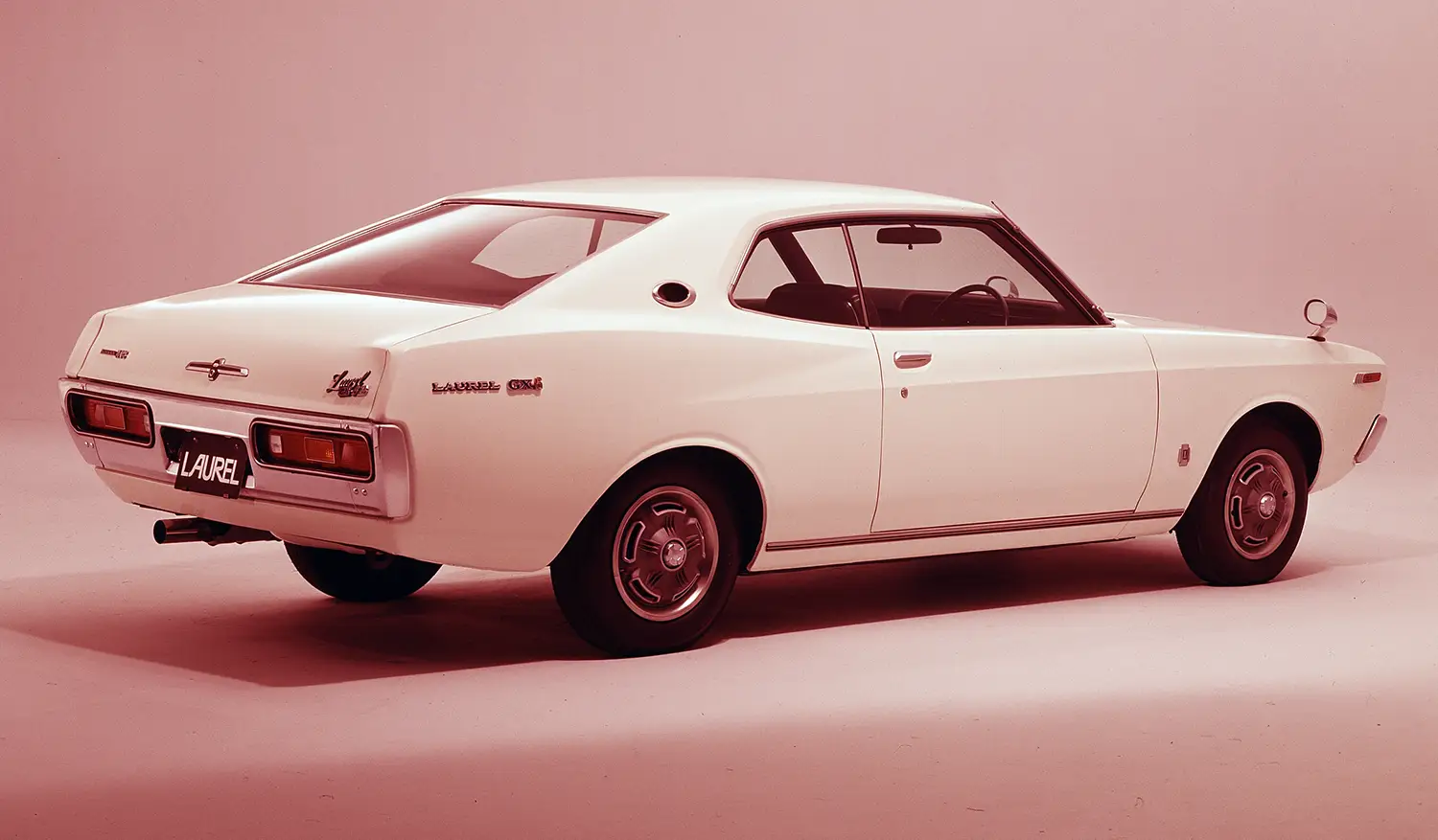 1975 Nissan Laurel H/T 2000 GX6-E 1975 Nissan Laurel H/T 2000 GX6-E