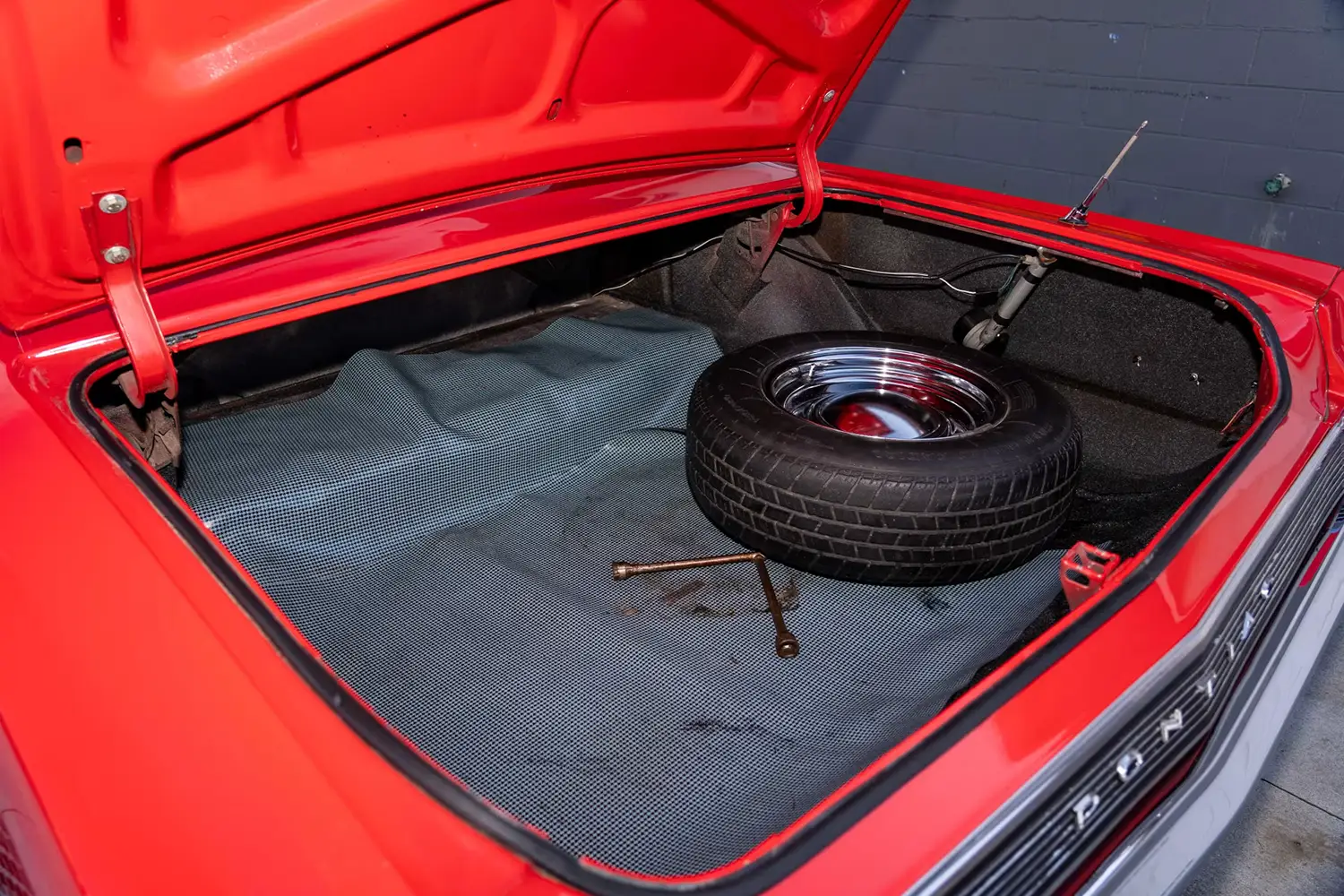 1965 Pontiac GTO Tri-Power