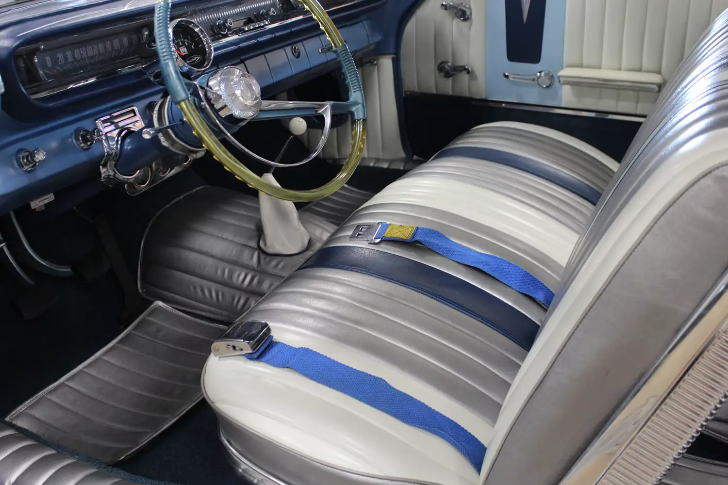 Tri-Power 1961 Pontiac Bonneville Tri-Power 1961 Pontiac Bonneville