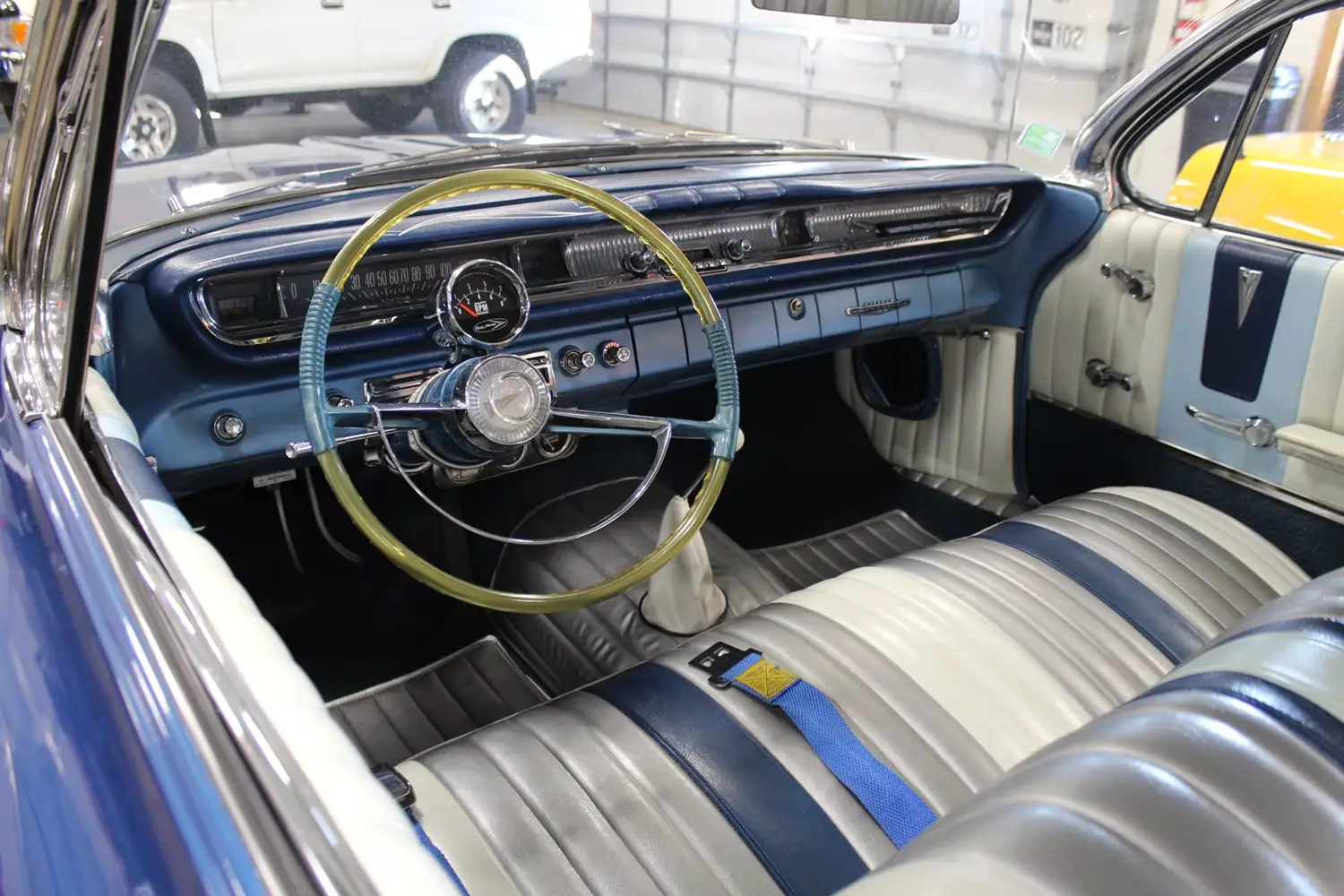 Tri-Power 1961 Pontiac Bonneville Tri-Power 1961 Pontiac Bonneville