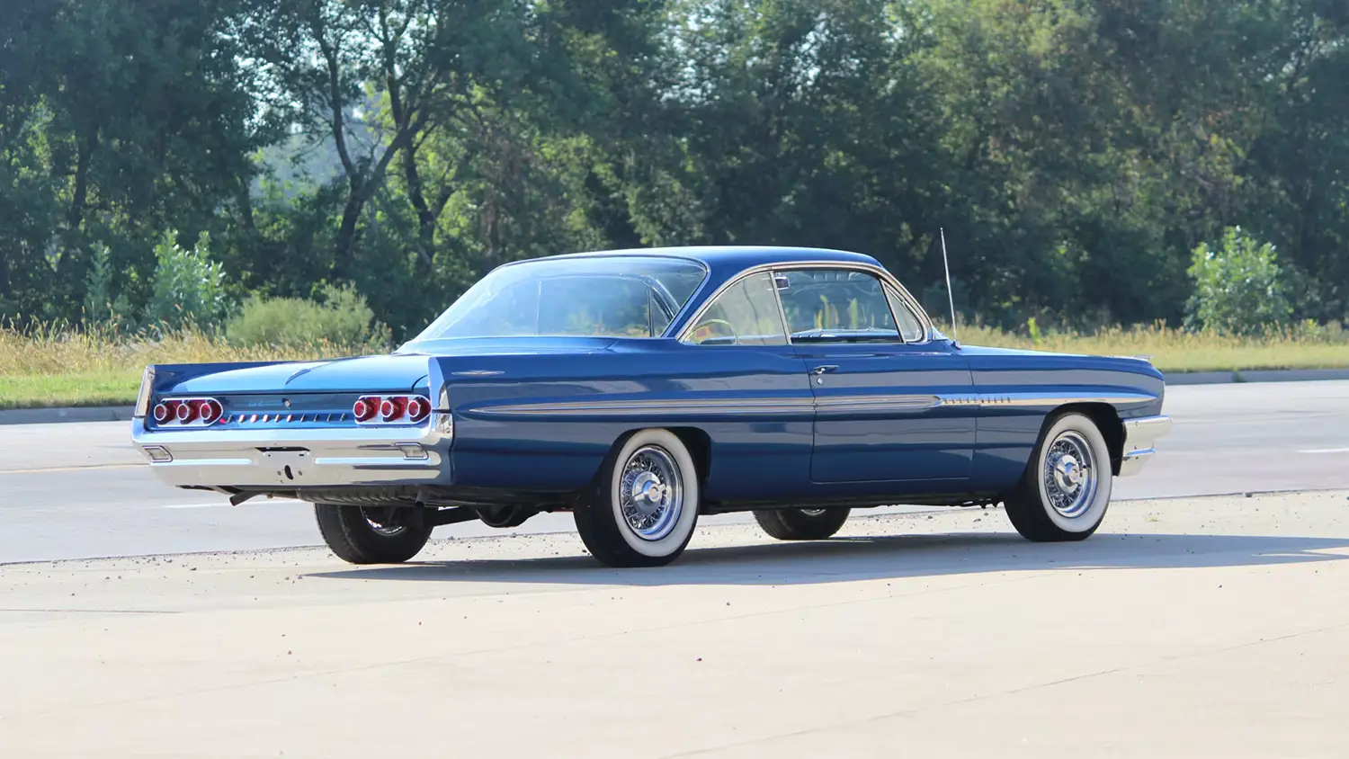 Tri-Power 1961 Pontiac Bonneville Tri-Power 1961 Pontiac Bonneville