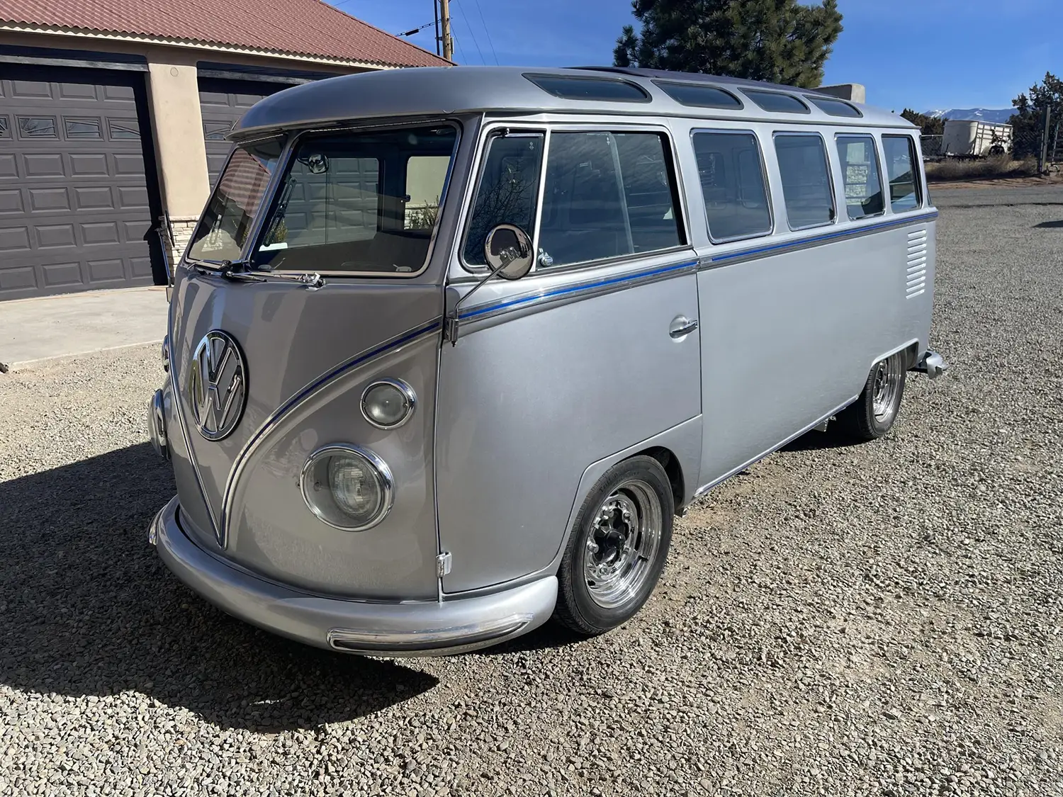 1969 Volkswagen Type 2 Kombi 23-Window Conversion 1969 Volkswagen Type 2 Kombi 23-Window Conversion