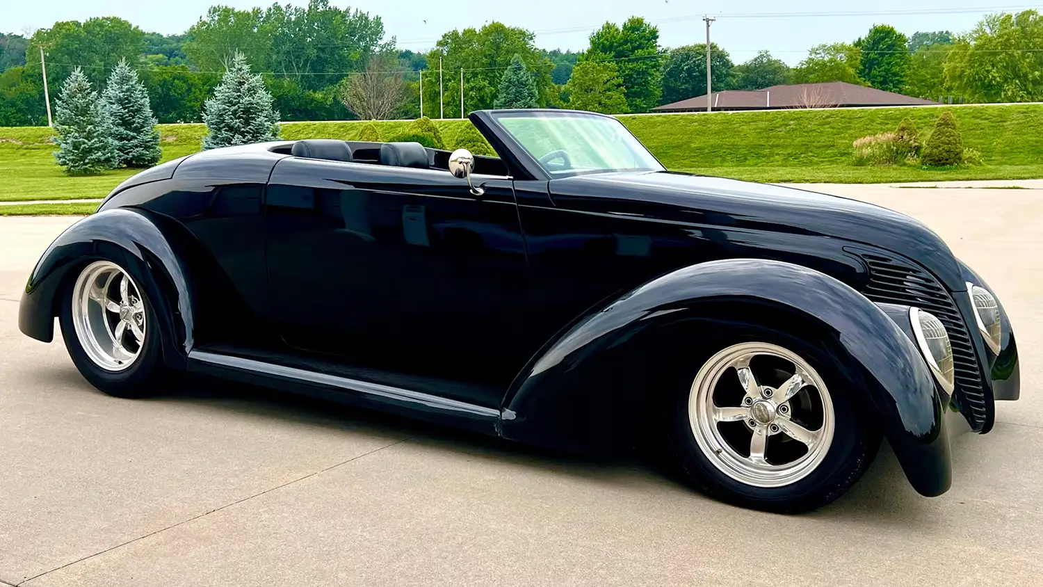1939 Ford Custom Roadster