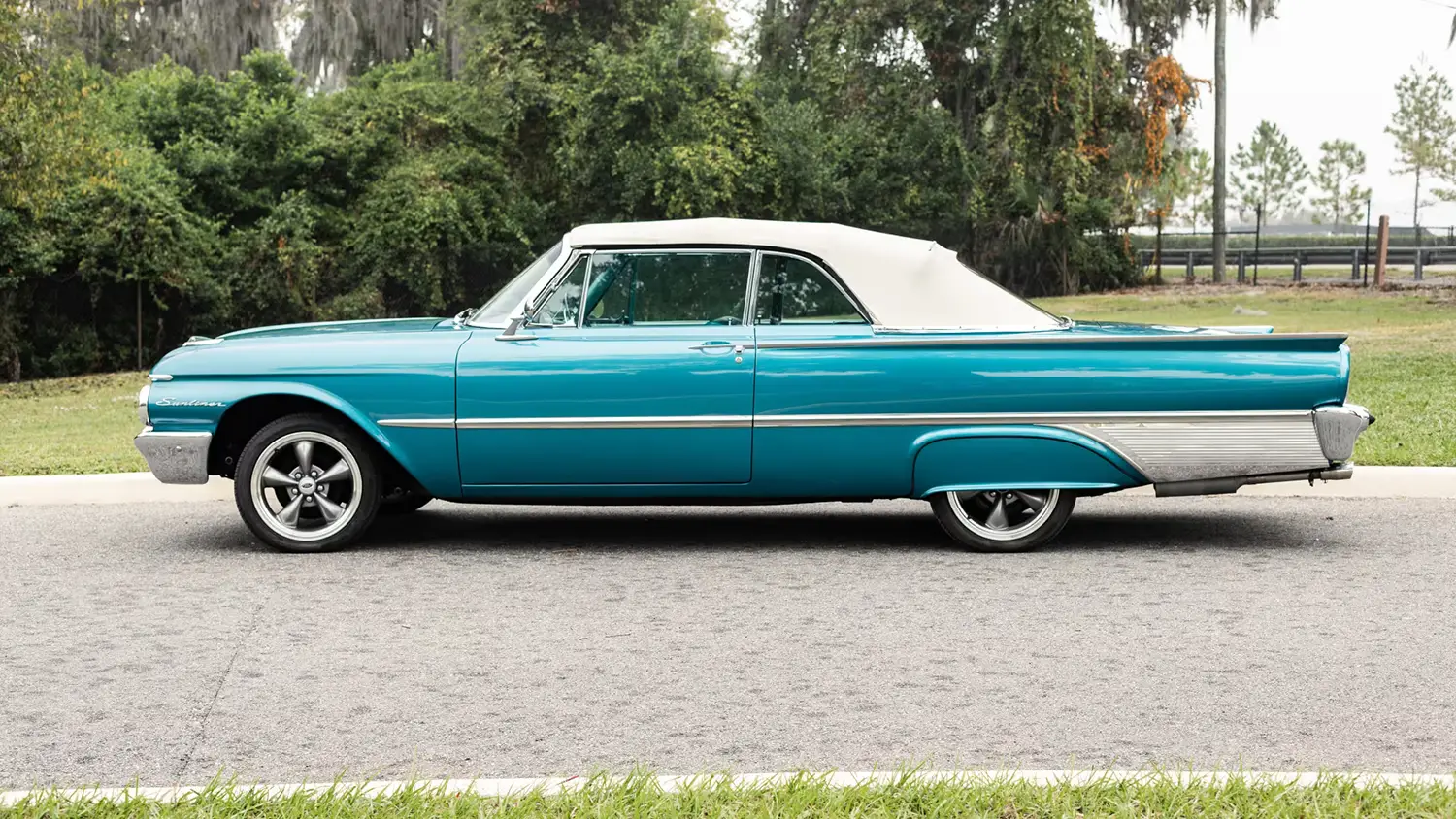 1961 Ford Galaxie Sunliner