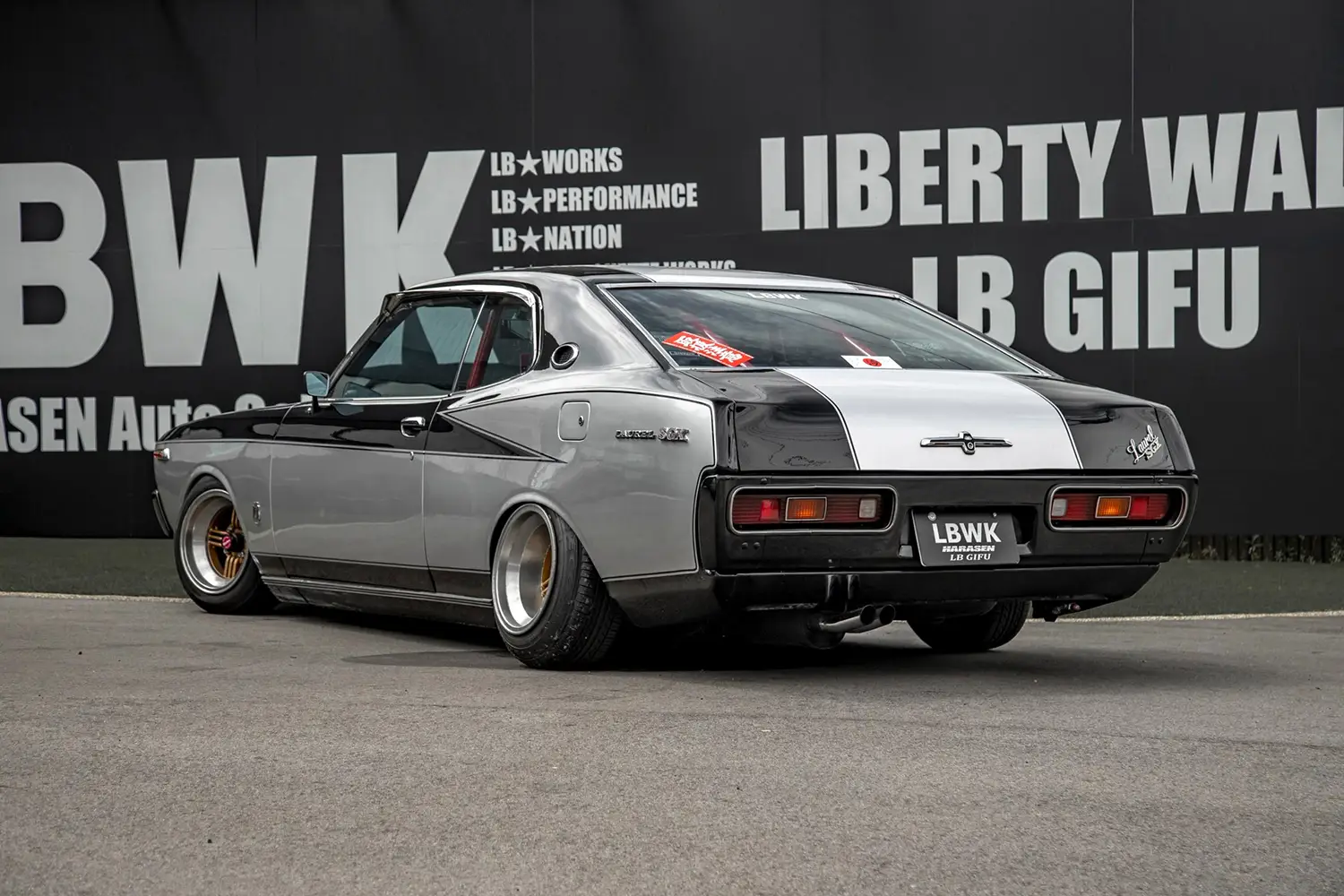 Liberty Walk Nissan Laurel SGX Liberty Walk Nissan Laurel SGX