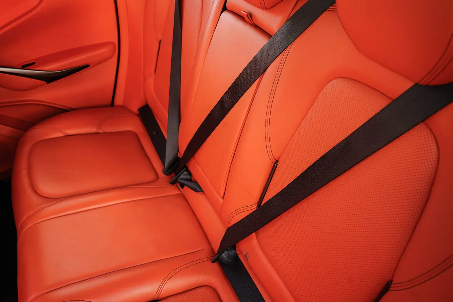 2021 Aston Martin DBX