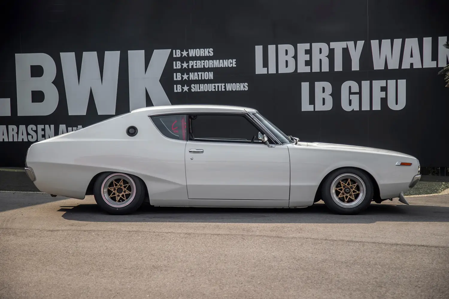 Liberty Walk Nissan Skyline Ken & Mary Liberty Walk Nissan Skyline Ken & Mary