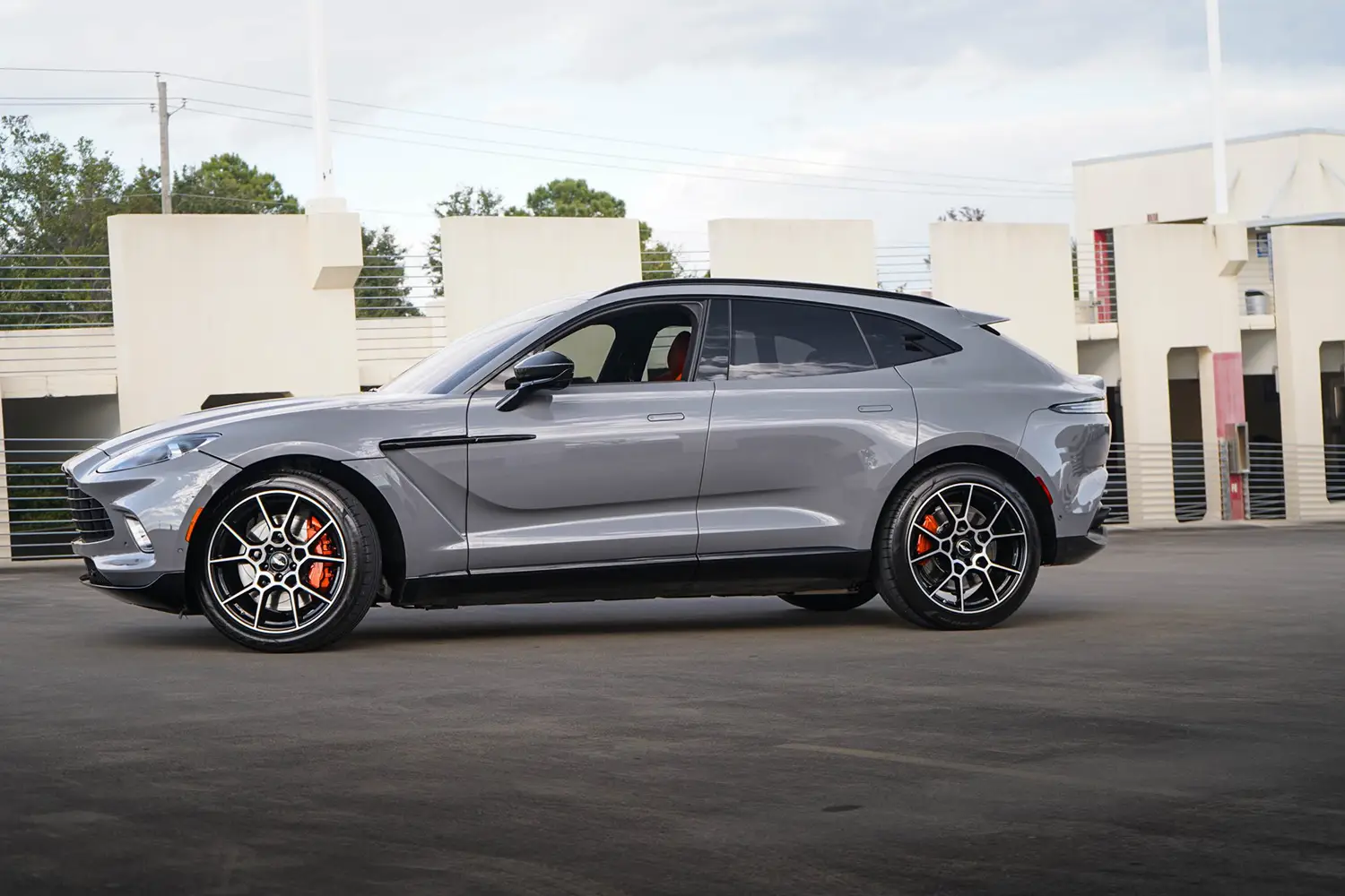 2021 Aston Martin DBX