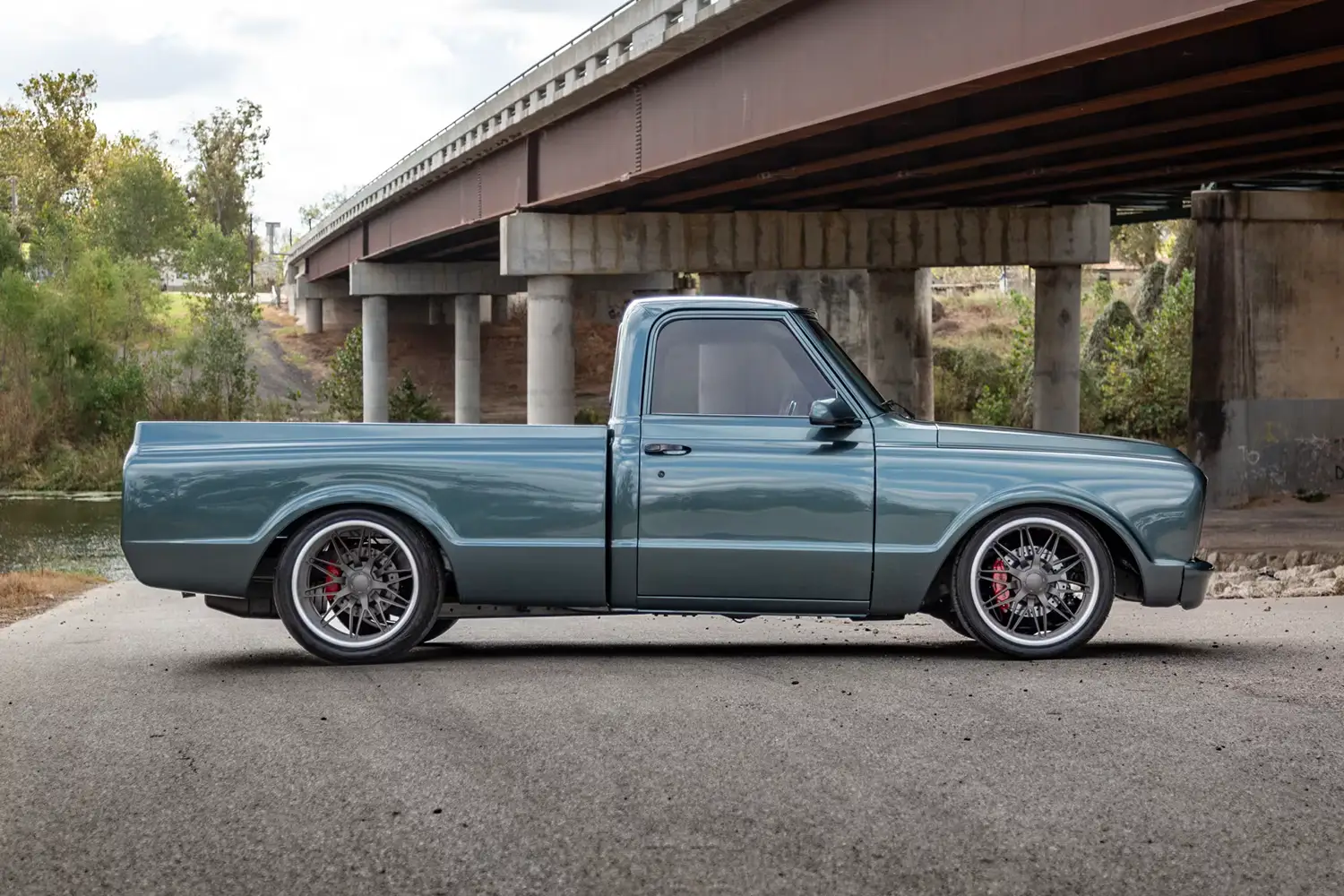 Custom 1968 Chevrolet C10 Pickup
