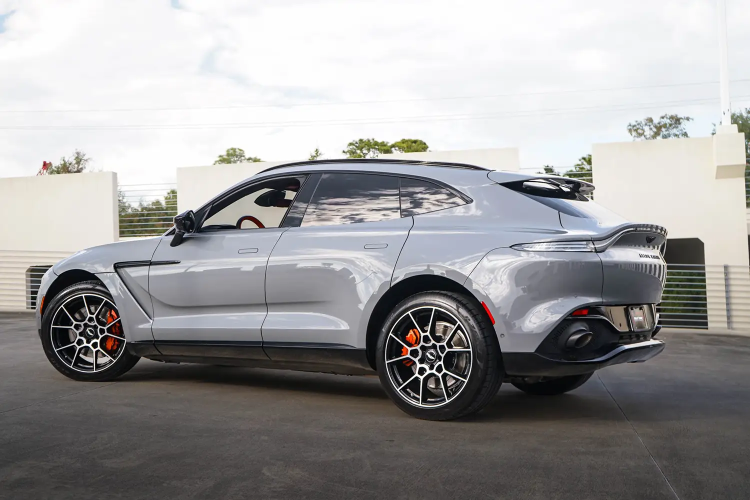 2021 Aston Martin DBX