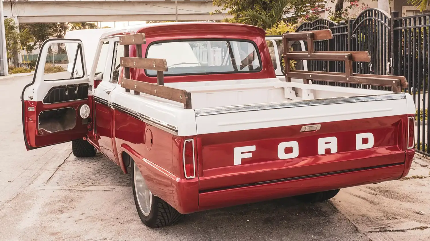 1965 Ford F-100 Pickup