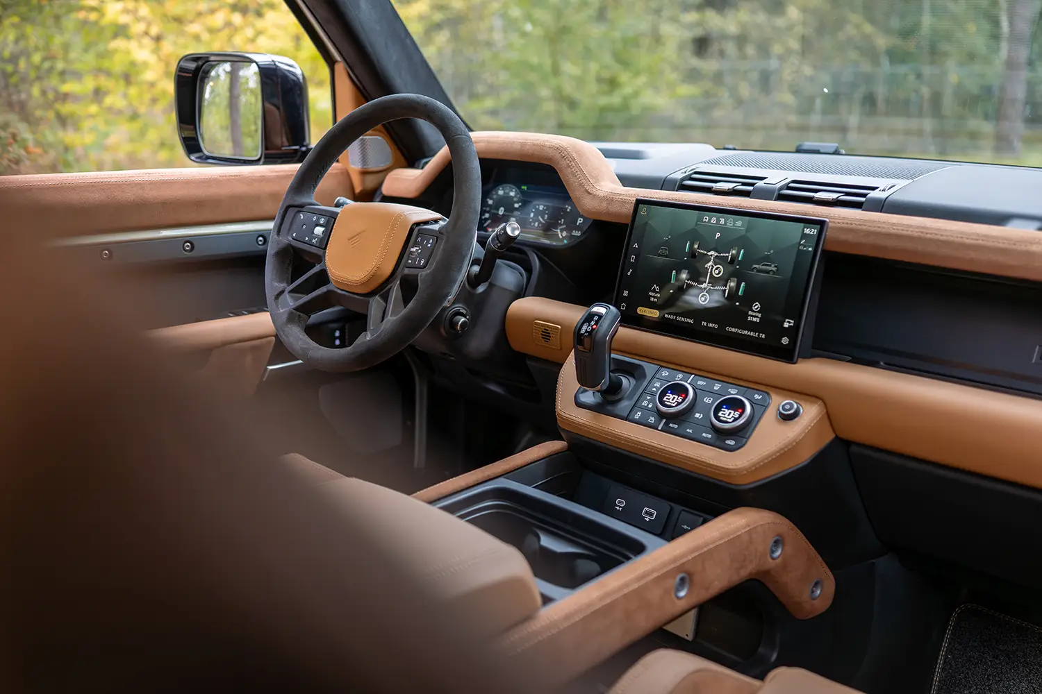 Defender Pickup by Heritage Customs and Urban Automotive