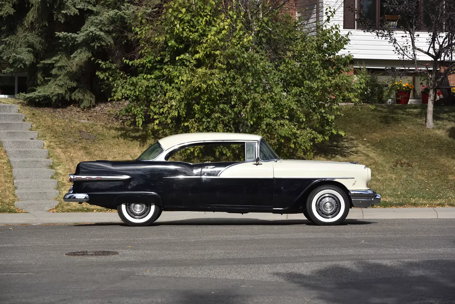1956 Pontiac Chieftain Hardtop