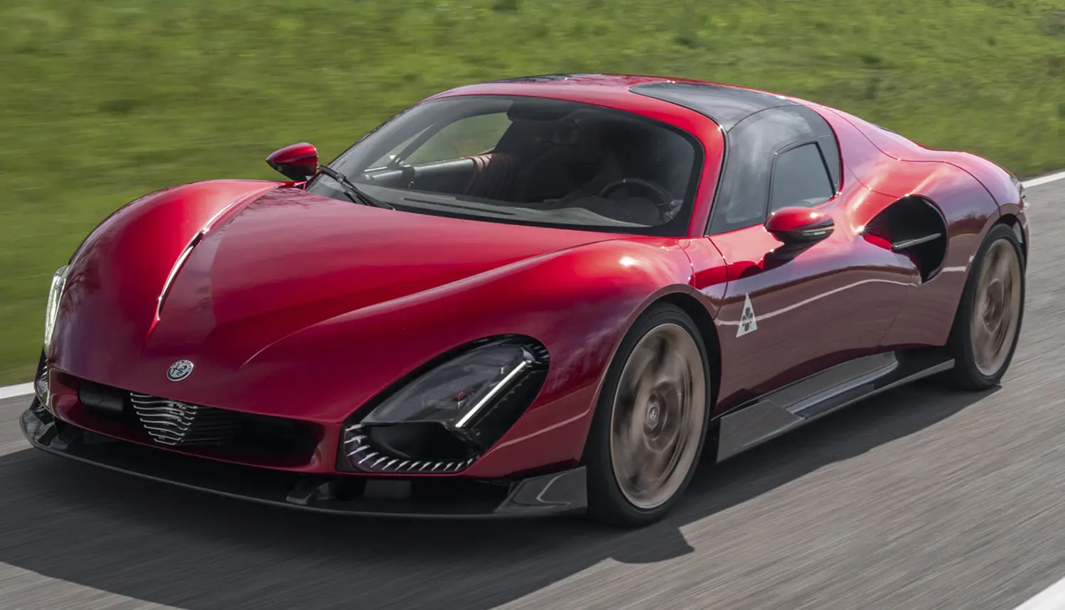 2026 Alfa Romeo Tonale and 33 Stradale