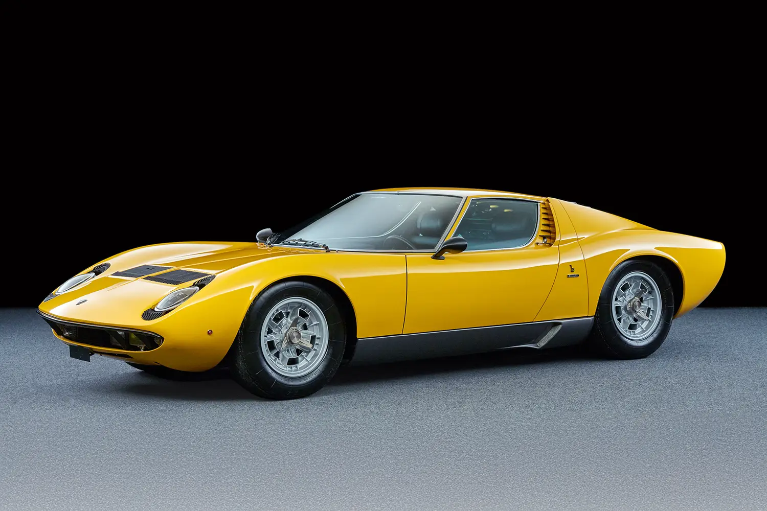 Broad Arrow Global Icons Auction