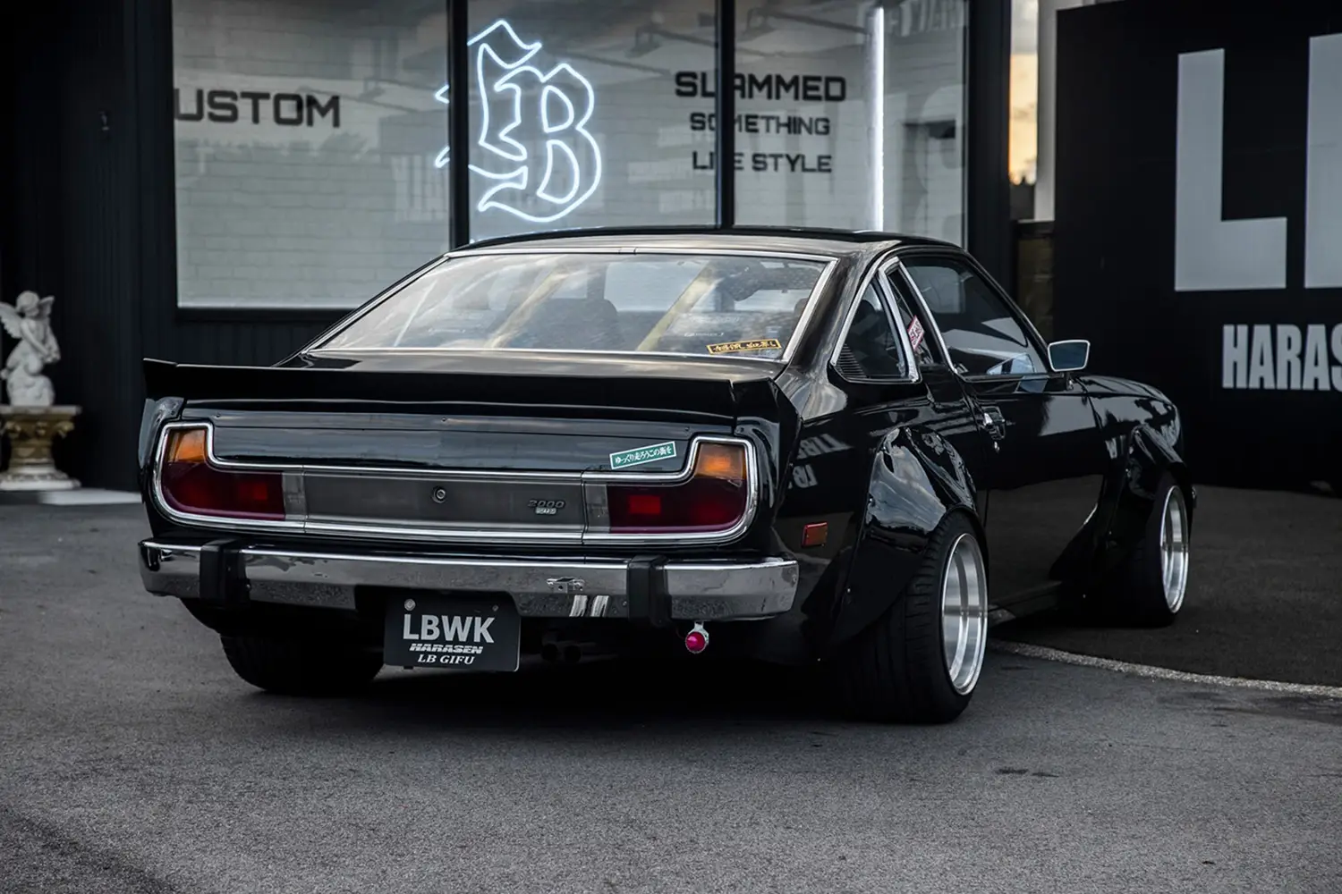 Liberty Walk 1979 Mazda Cosmo AP