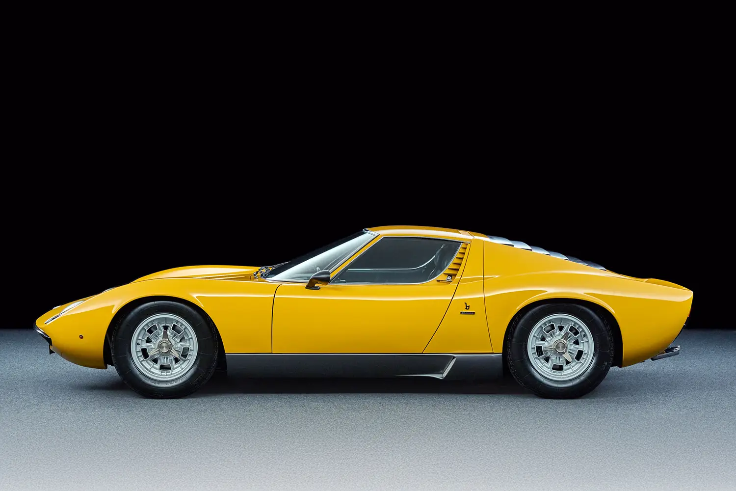 Broad Arrow Global Icons Auction