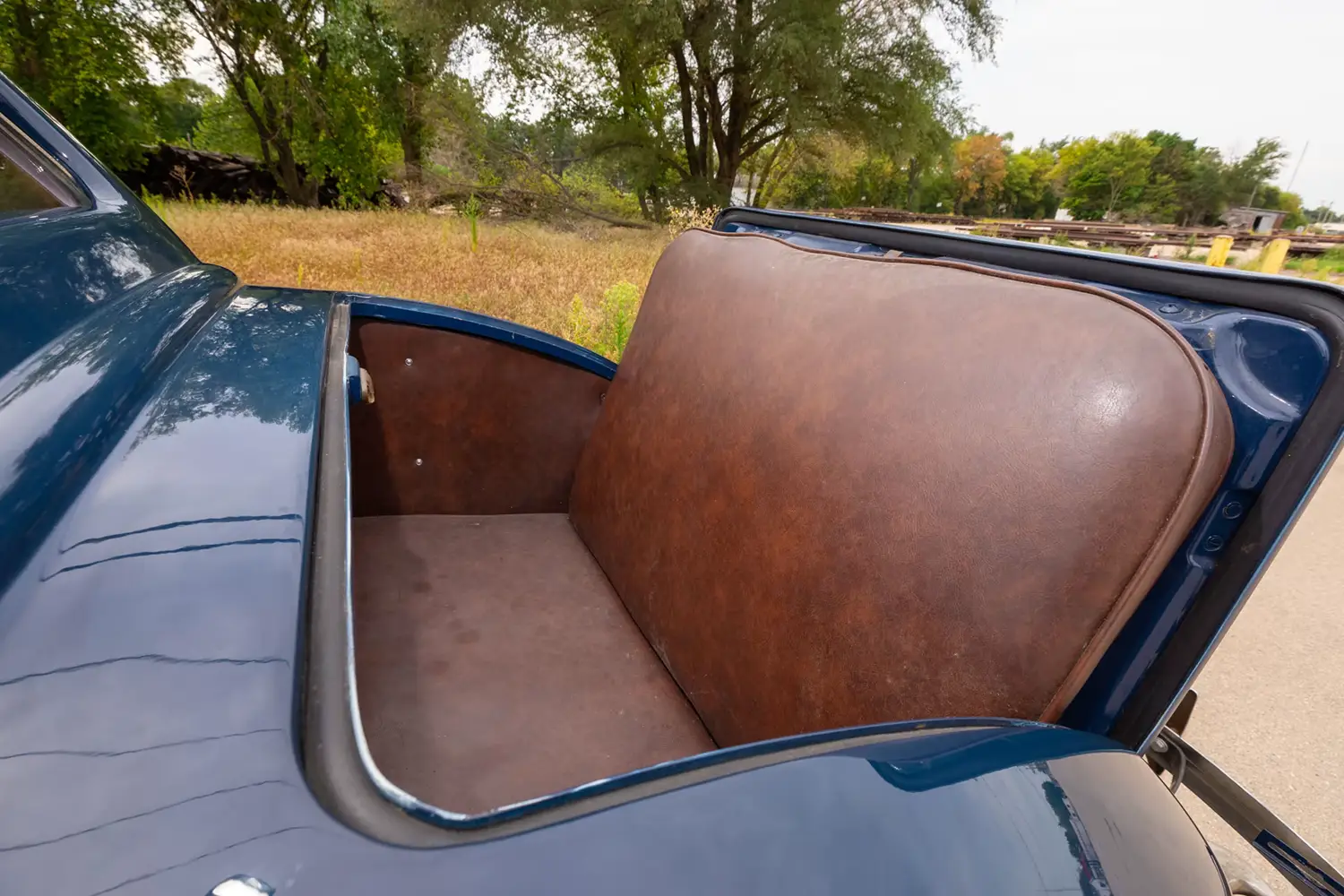 1935 Ford Deluxe 5-Window Coupe