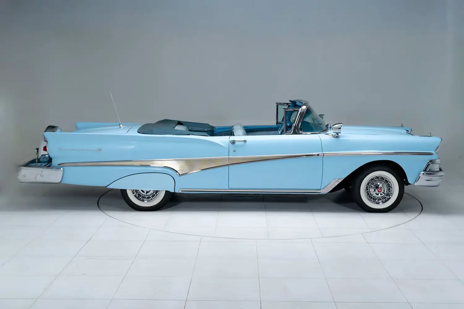 1958 Ford Fairlane Sunliner