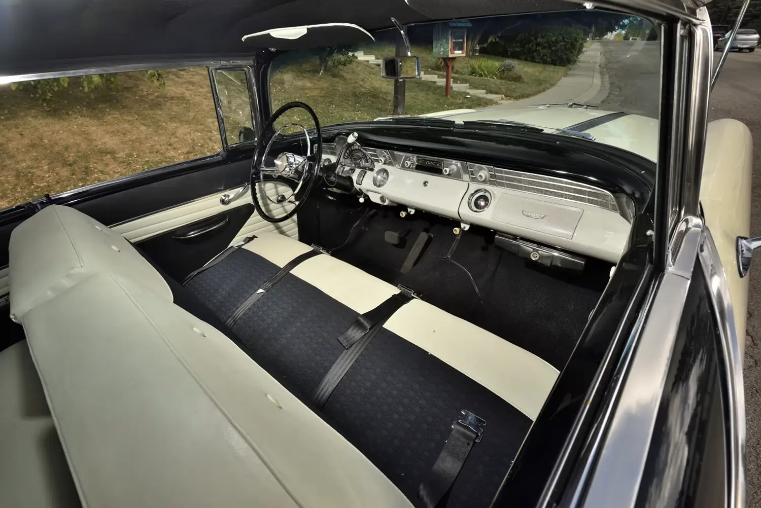 1956 Pontiac Chieftain Hardtop