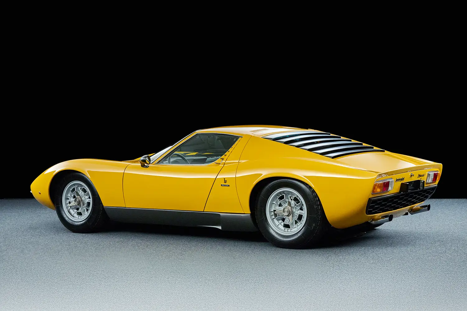 Broad Arrow Global Icons Auction