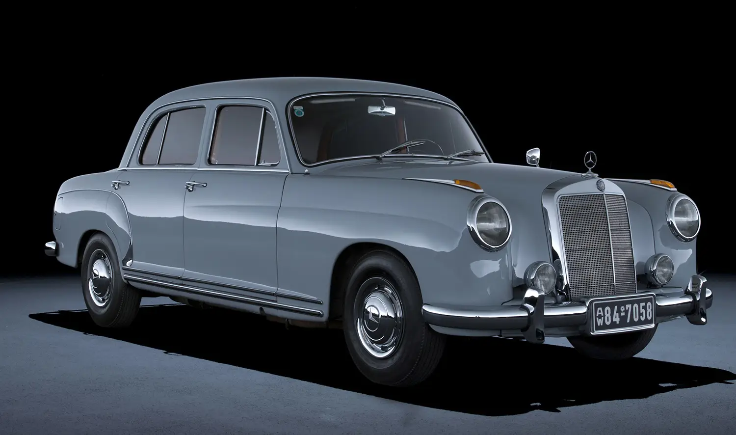 1955 Mercedes-Benz 220 “Ponton” W 180