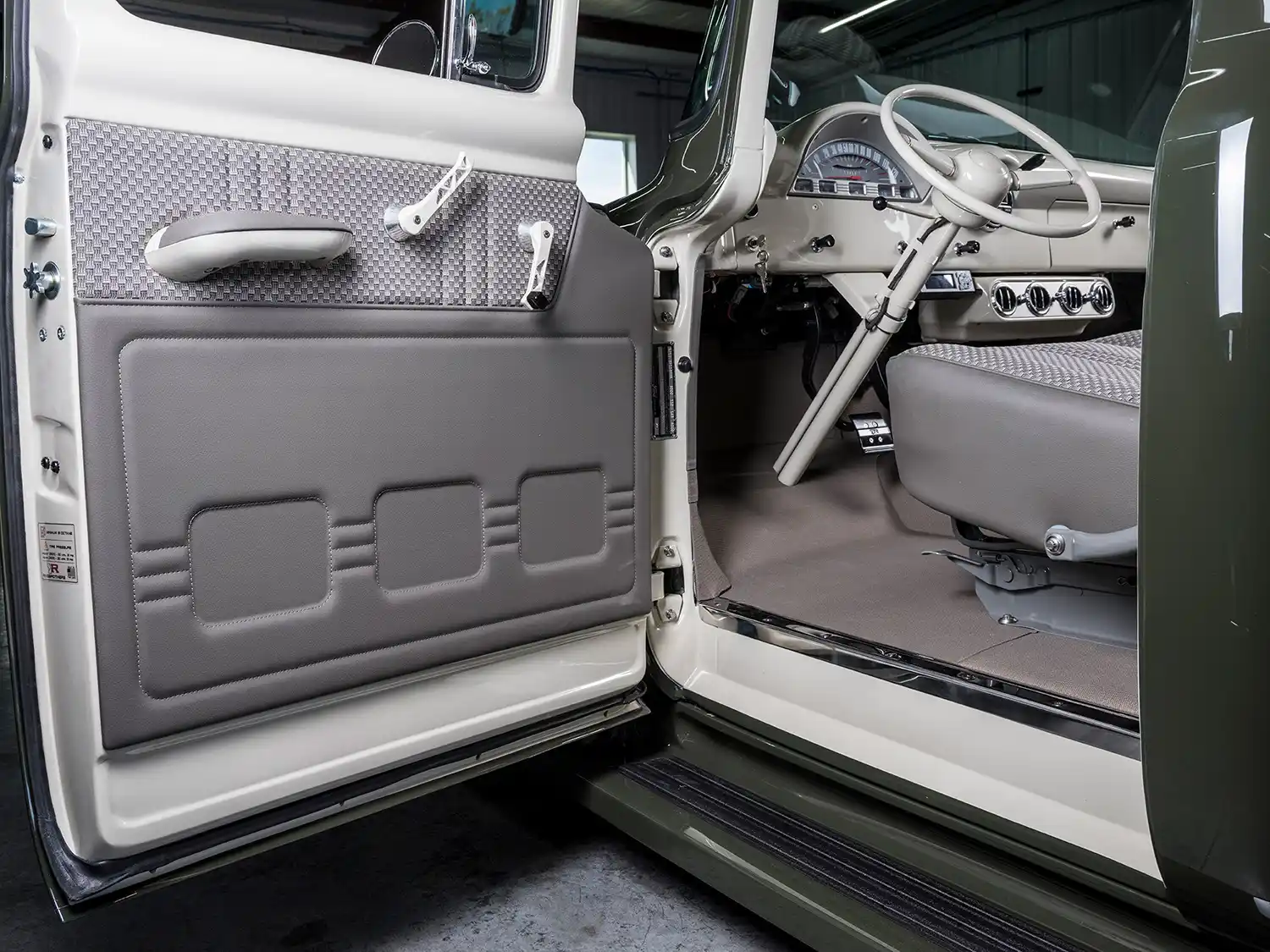 Ringbrothers Ford F100 Custom Truck