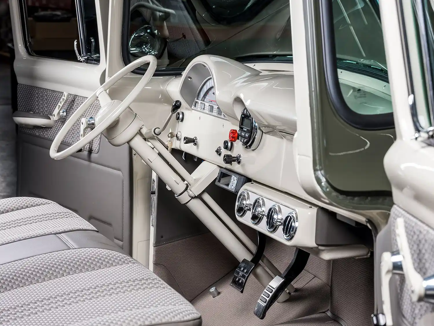 Ringbrothers Ford F100 Custom Truck