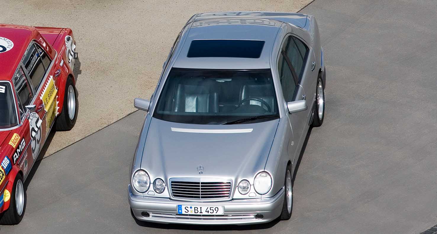 Mercedes-Benz E55 W210 model history