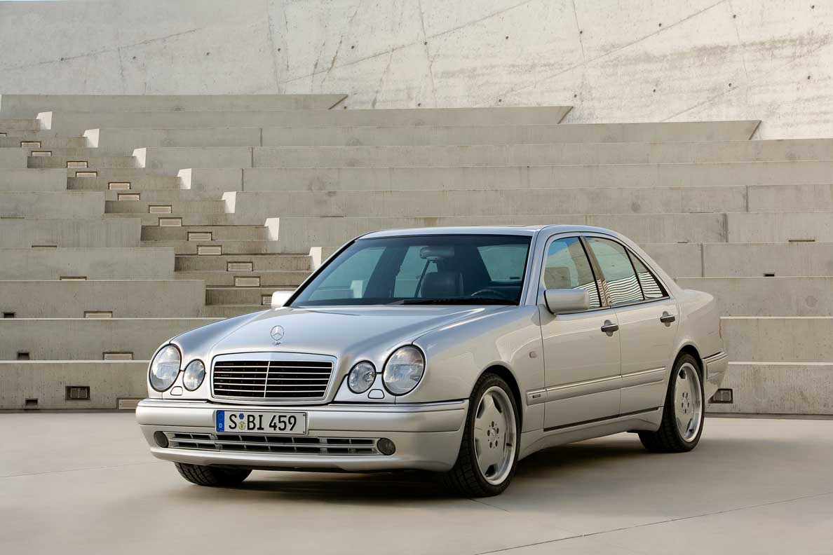 Mercedes-Benz E55 W210 model history