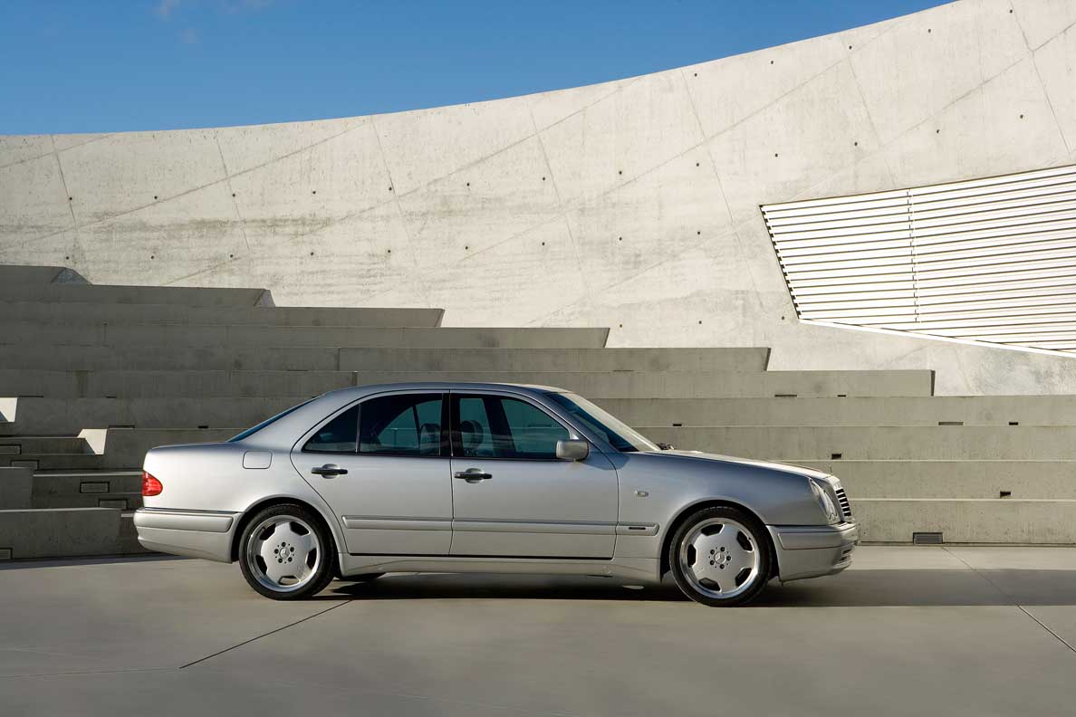 Mercedes-Benz E55 W210 model history