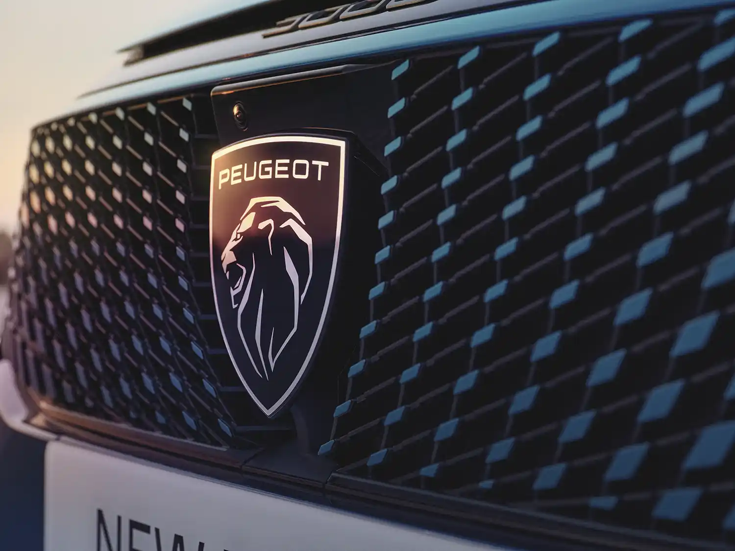 Peugeot E-3008 (2025)