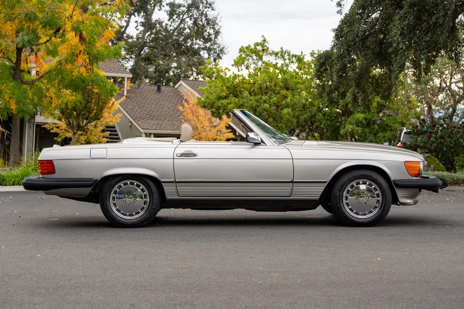 1988 Mercedes-Benz 560SL 1988 Mercedes-Benz 560SL