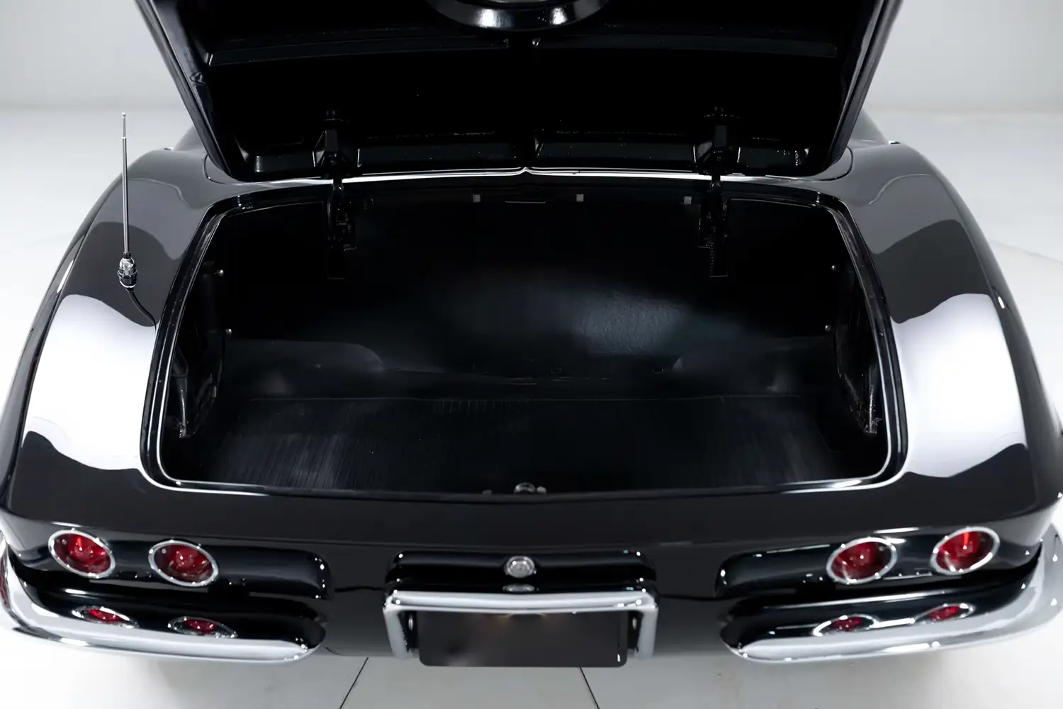 Fuel-Injected 1961 Corvette Convertible Fuel-Injected 1961 Corvette Convertible