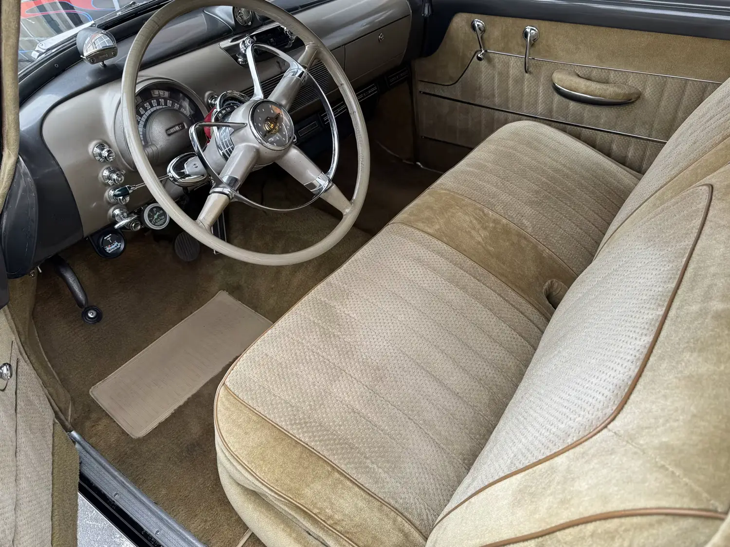 1949 Oldsmobile Futuramic Series 76