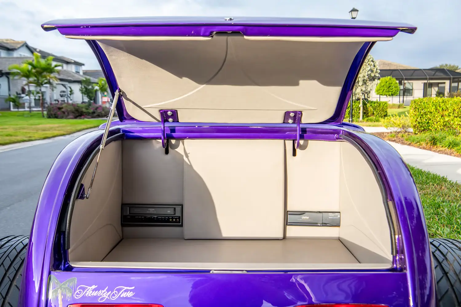 1932 Ford Hi-Boy Roadster 1932 Ford Hi-Boy Roadster