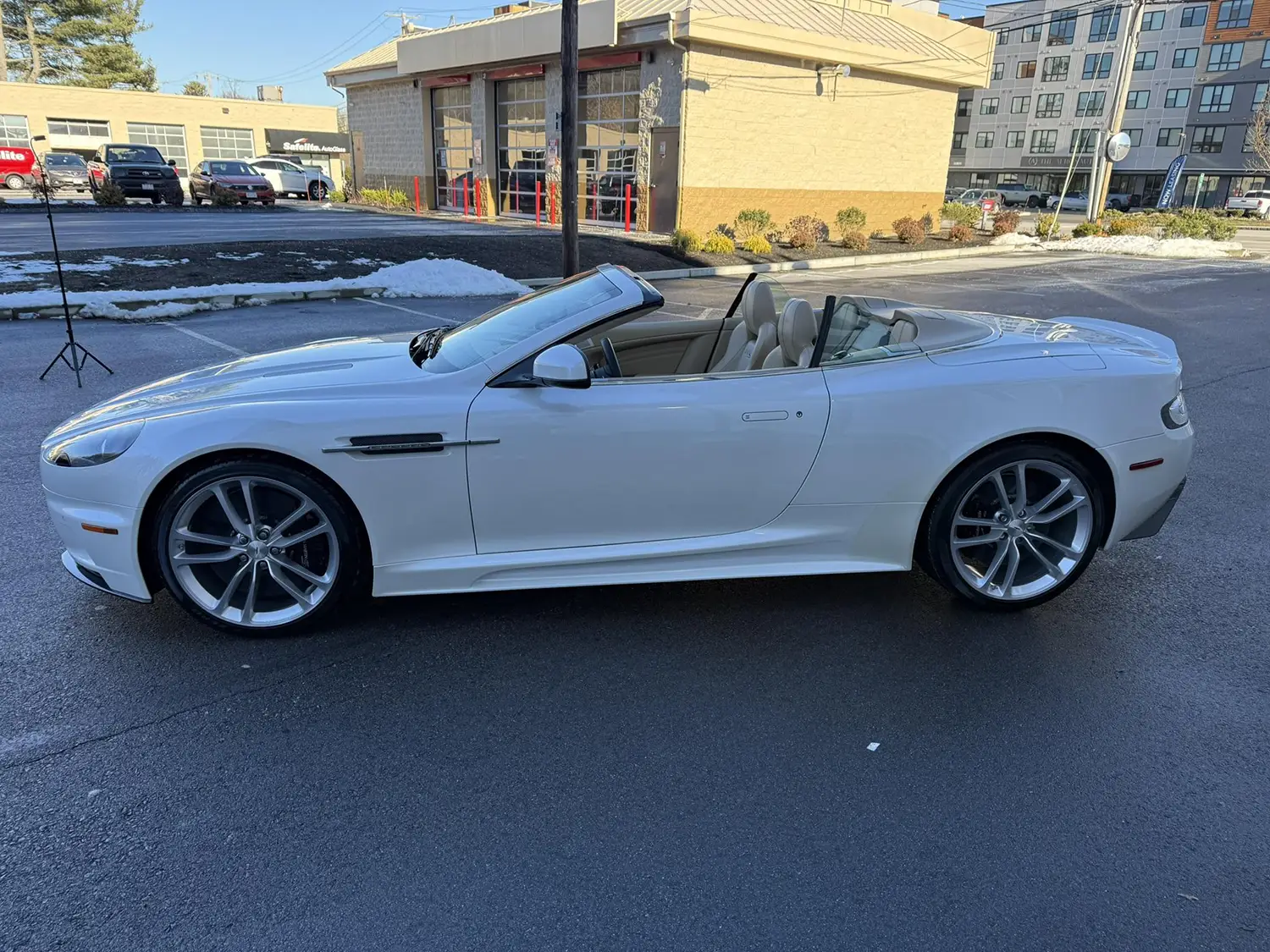 2010 Aston Martin DBS Volante