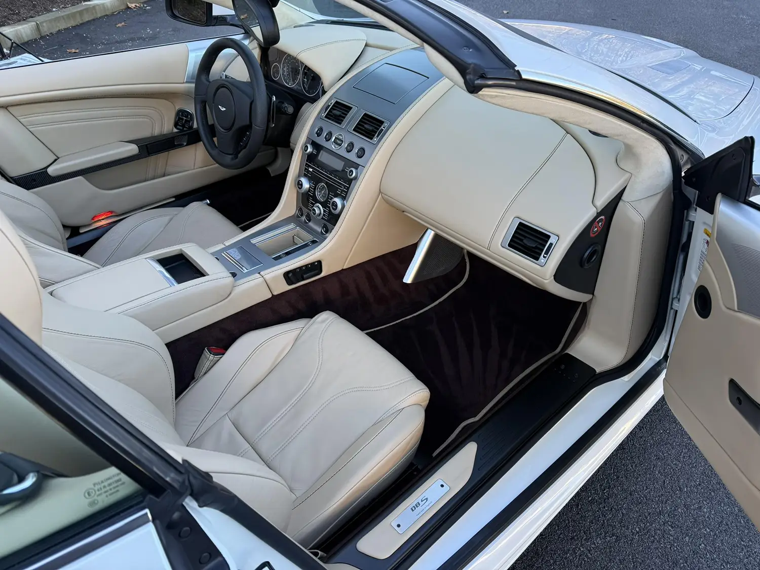 2010 Aston Martin DBS Volante